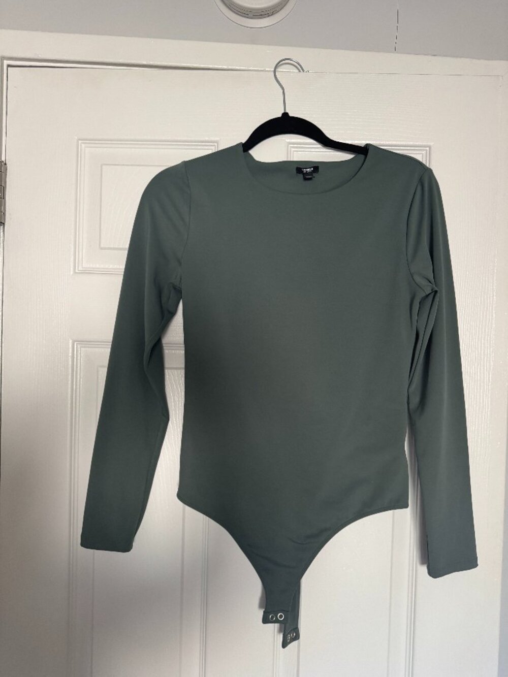 Express Body Contour High Compression Crew Neck Long Sleeve Bodysuit